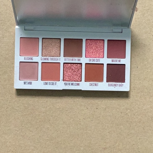 Kylie Jenner The Mauve Eyeshadow Palette - Picture 2 of 3